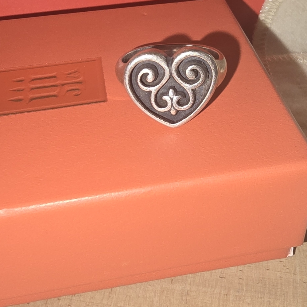 JAMES AVERY RETIRED STERLING SILVER 925 SCROLL FRENCH HEART RING Size 7